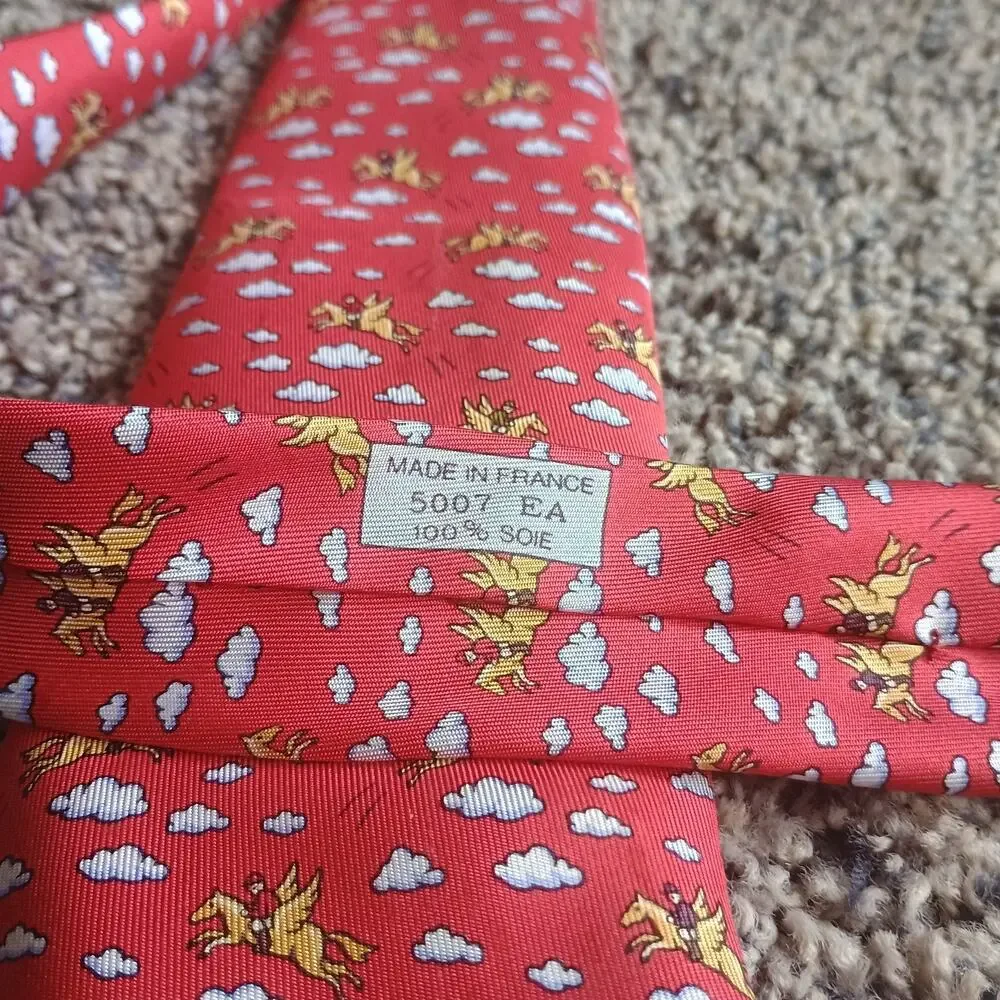 Hermes Pegasus 100% Silk Novelty Print Neck Tie Suiting Equestrian Horse Paris